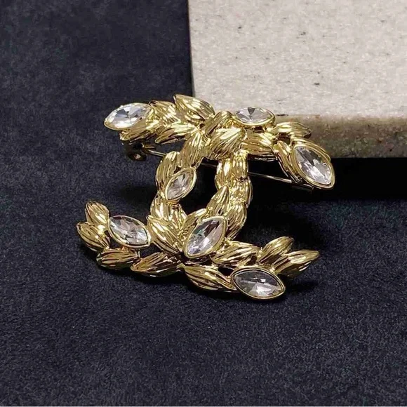Chanel Women's Versatile Brooch - Picture 5 of 6